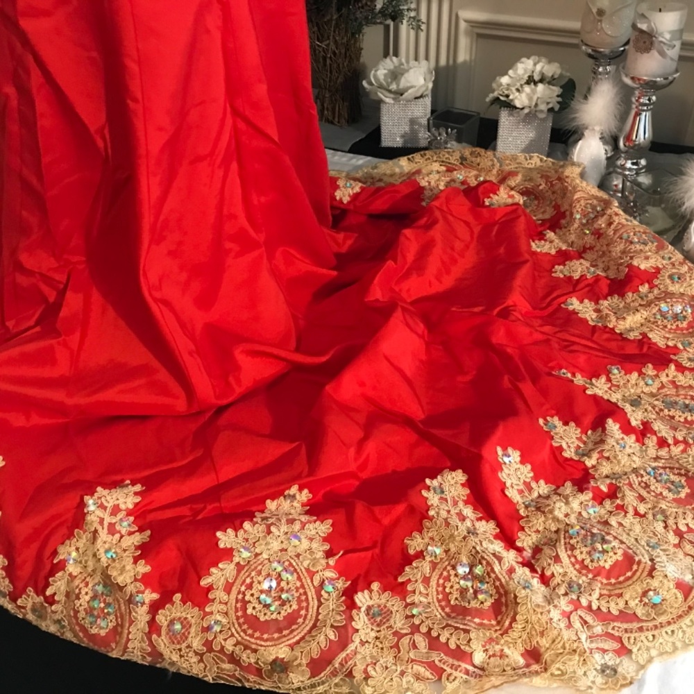 Red with gold appliqué mermaid style dress - Picture 6 of 13